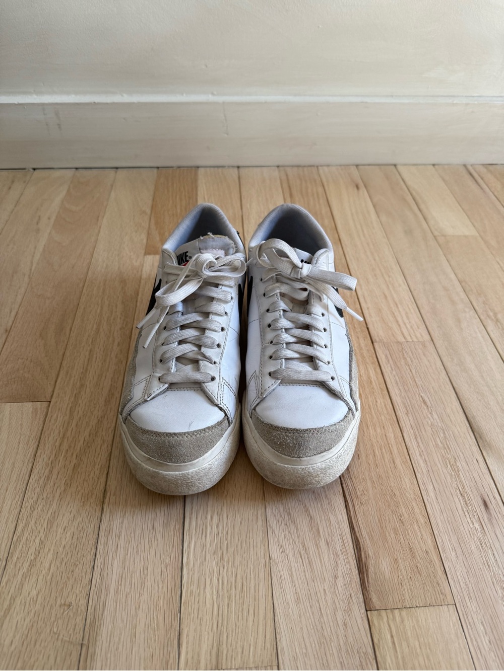 Nike Women's White and Light Gray Low-Top Sneakers